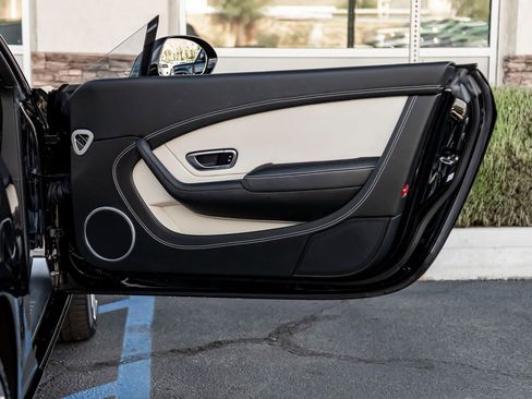 Used 2016 Bentley Continental GT image 28