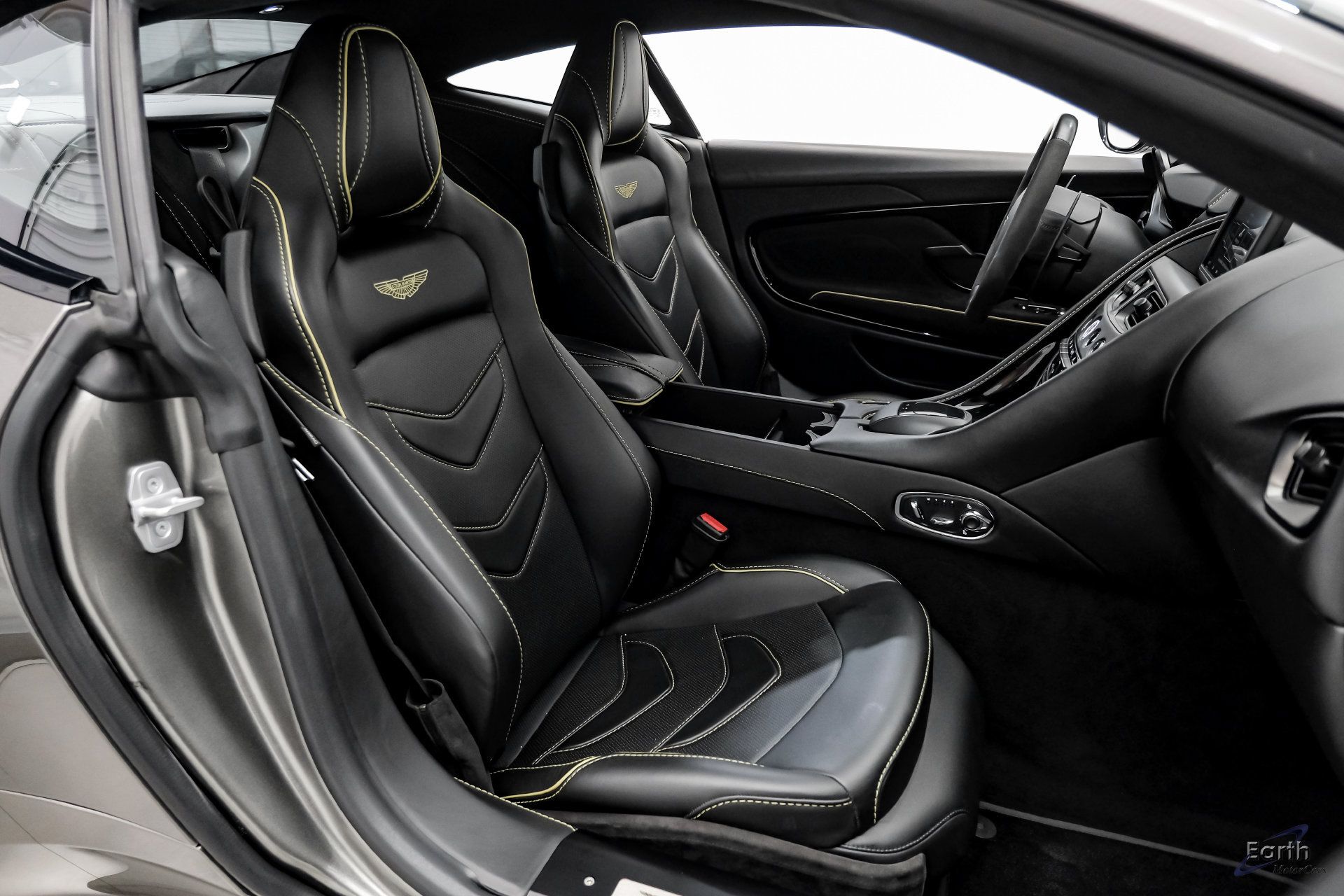 Used 2019 Aston Martin DBS Superleggera RWD image 56
