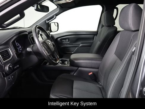 Used 2019 Nissan Titan SV w/ SV Convenience Package RWD image 14