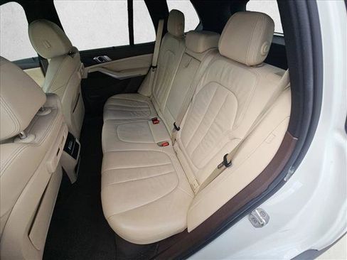 Used 2019 BMW X5 xDrive40i w/ Premium Package image 19