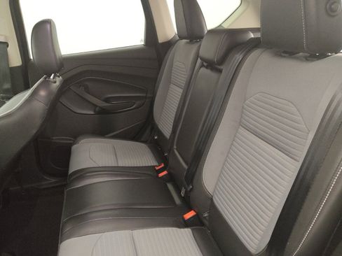 Used 2019 Ford Escape SE FWD image 18