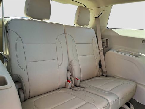 Used 2021 GMC Acadia Denali w/ Denali Technology Package image 29