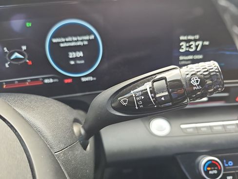 Used 2022 Hyundai Elantra Limited FWD image 18