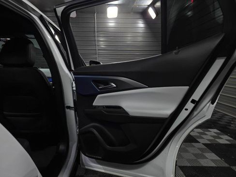 Used 2025 Chevrolet Equinox EV LT image 21