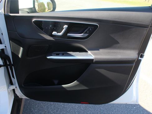 Used 2024 Mercedes-Benz GLC 300 image 51