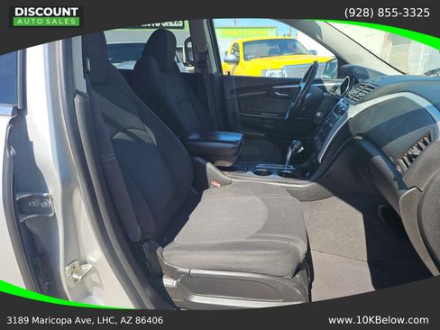 Used 2012 Chevrolet Traverse LT image 9