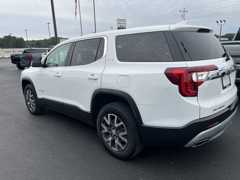 Used 2023 GMC Acadia SLE image 4