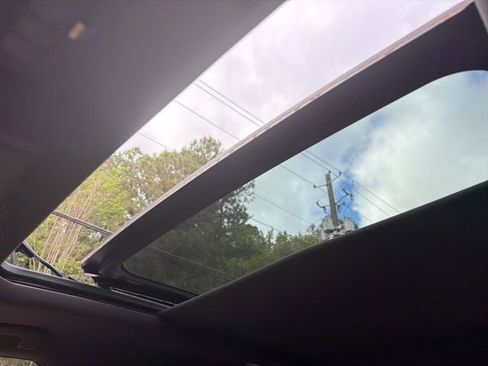 Used 2022 Cadillac Escalade ESV Premium Luxury w/ Performance Package image 12