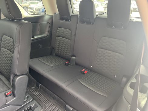 Certified 2025 Nissan Pathfinder SV image 28