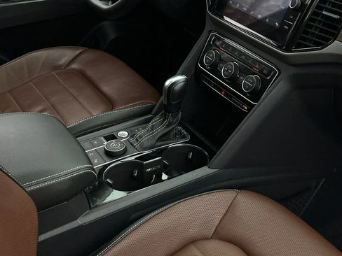 Used 2021 Volkswagen Atlas SEL Premium image 12