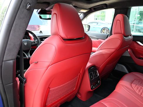 Used 2023 Maserati Levante Trofeo AWD/4WD image 37