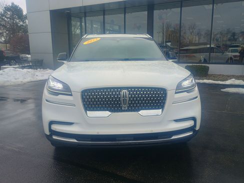 Used 2023 Lincoln Aviator Reserve image 2