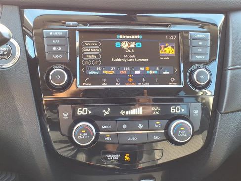 Used 2019 Nissan Rogue SV w/ Premium Package image 22