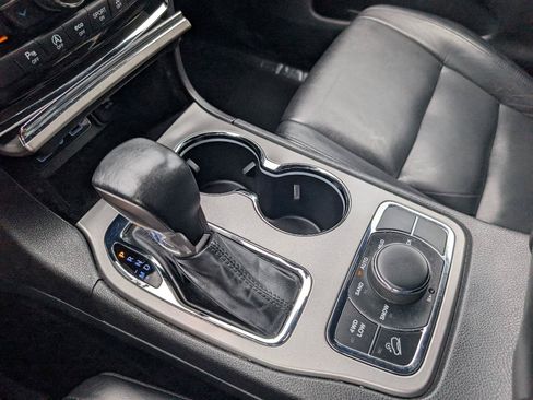 Used 2020 Jeep Grand Cherokee Limited AWD/4WD image 24