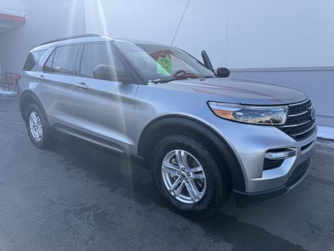 Used 2022 Ford Explorer XLT w/ Equipment Group 202A image 23