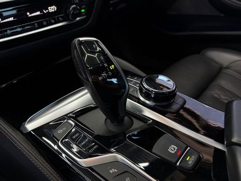 Used 2019 BMW M550i xDrive w/ Dynamic Handling Package AWD/4WD image 21