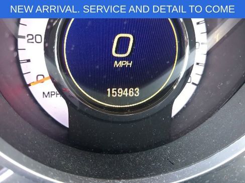 Used 2011 Cadillac SRX Luxury FWD image 2