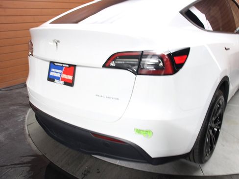 Used 2023 Tesla Model Y Long Range image 3