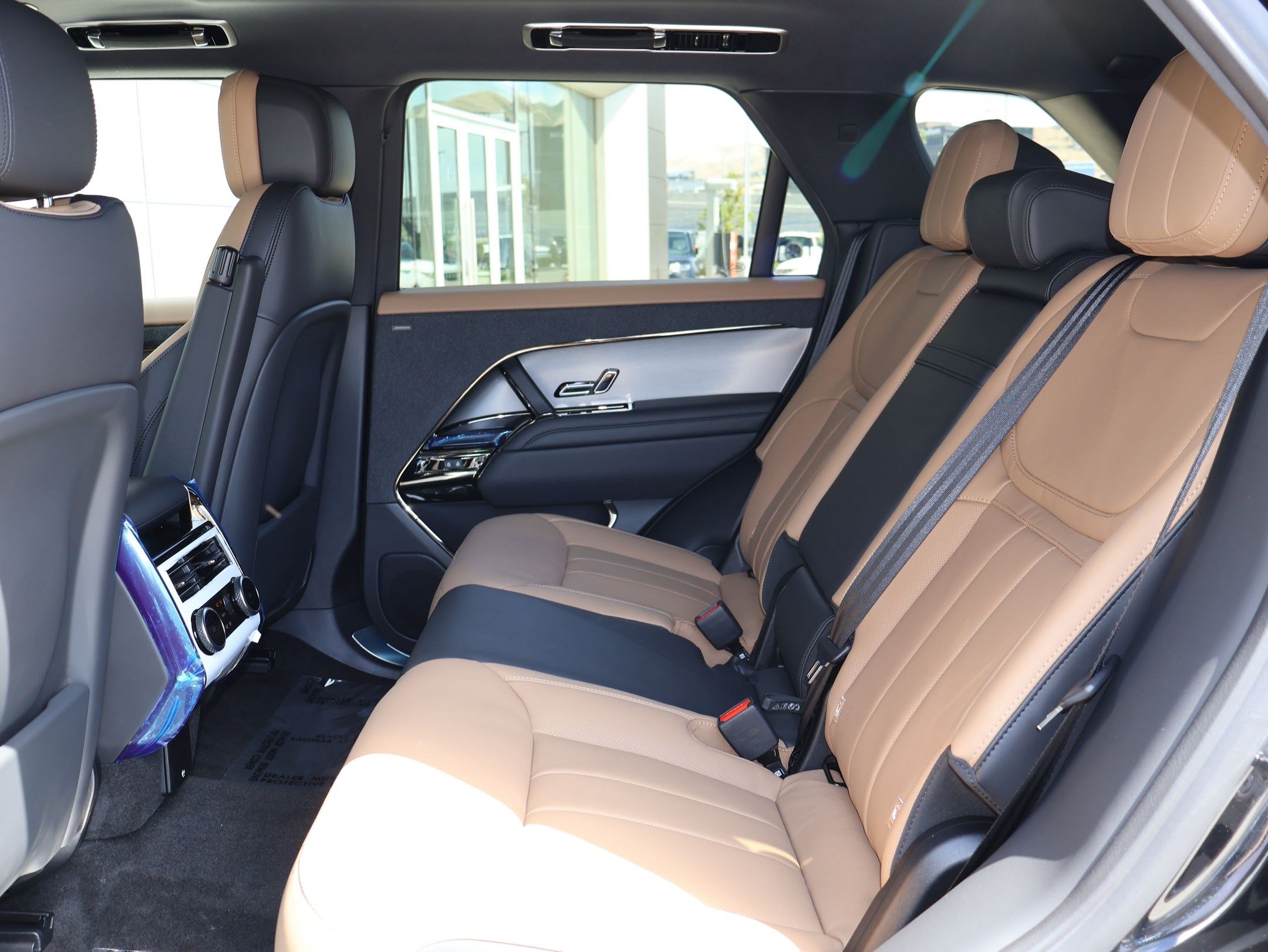 New 2026 Land Rover Range Rover Sport Dynamic SE AWD/4WD image 18