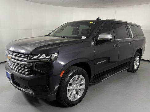 Used 2024 Chevrolet Suburban Premier image 4