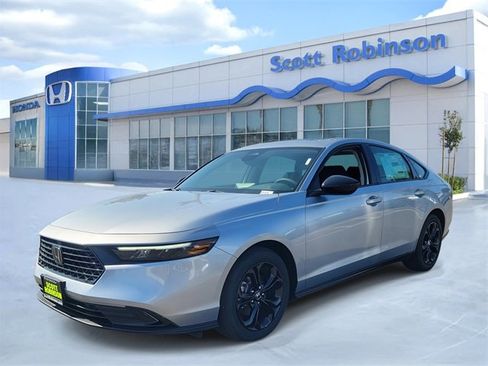 New 2025 Honda Accord SE image 2