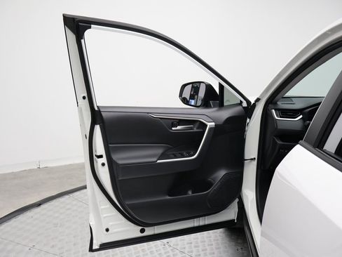 Certified 2025 Toyota RAV4 XLE image 16