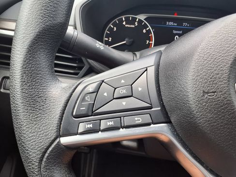 Used 2025 Nissan Altima 2.5 SV FWD image 22