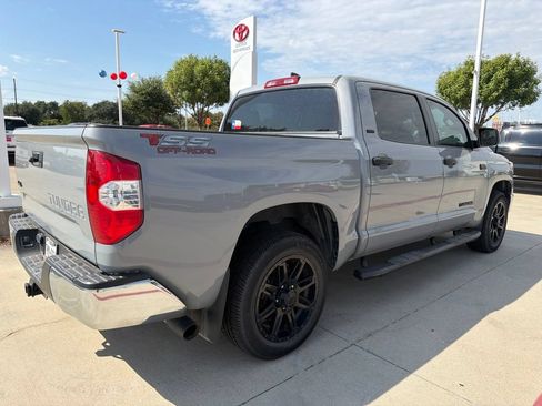 Used 2020 Toyota Tundra SR5 w/ SR5 Upgrade Package AWD/4WD image 6