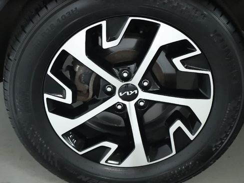 Used 2023 Kia Sportage EX FWD image 12