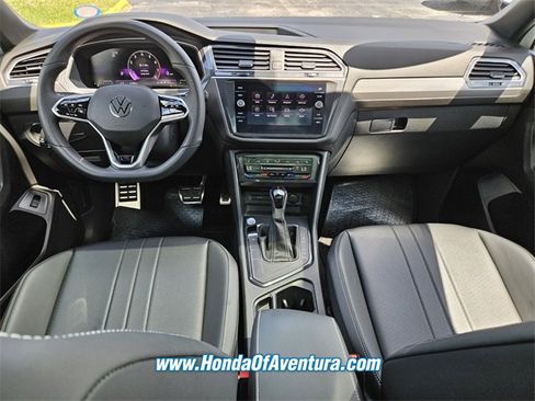 Used 2024 Volkswagen Tiguan SE R-Line image 10