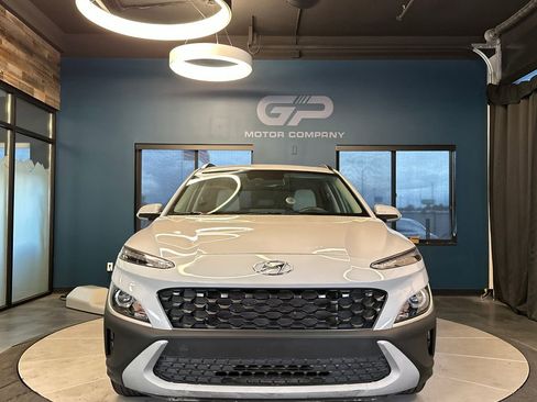 Used 2022 Hyundai Kona SEL w/ Convenience Package FWD image 8