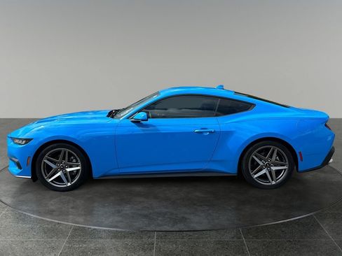 Used 2024 Ford Mustang Coupe RWD image 5