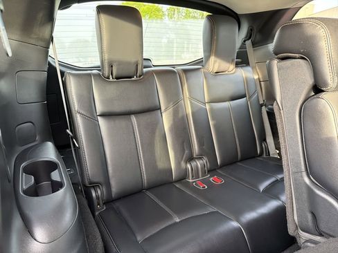 Used 2020 Nissan Pathfinder SL FWD image 17