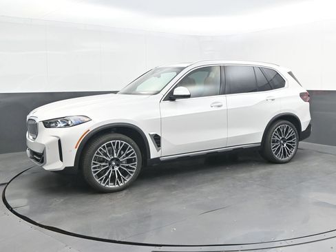 New 2026 BMW X5 sDrive40i RWD image 1