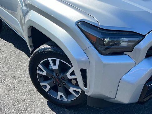 Used 2025 Toyota 4Runner TRD Sport Premium AWD/4WD image 2