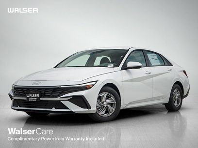 New 2025 Hyundai Elantra SE
