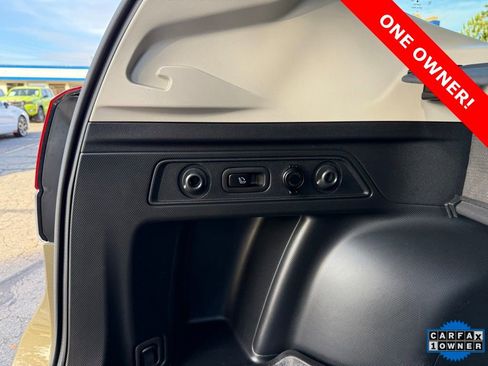 Used 2022 Subaru Forester Limited w/ Popular Package #3 image 36