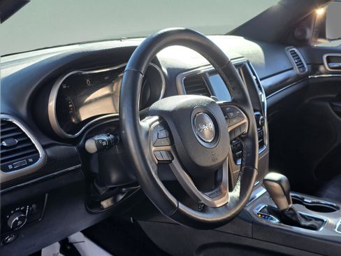 Used 2017 Jeep Grand Cherokee Limited image 9