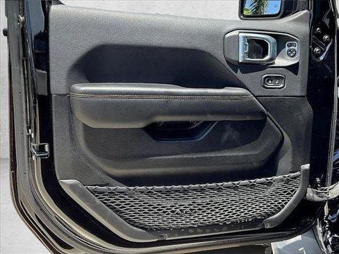Used 2024 Jeep Wrangler Unlimited Sahara AWD/4WD image 18