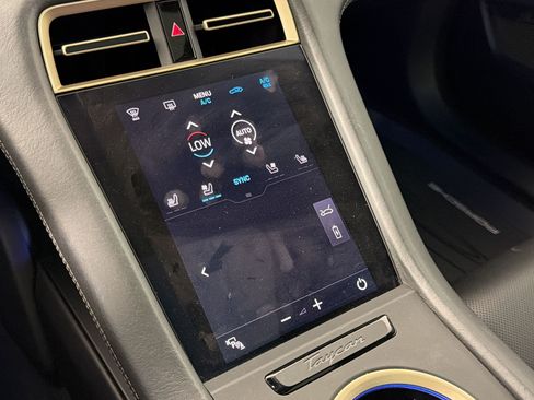 Certified 2020 Porsche Taycan Turbo AWD/4WD image 20