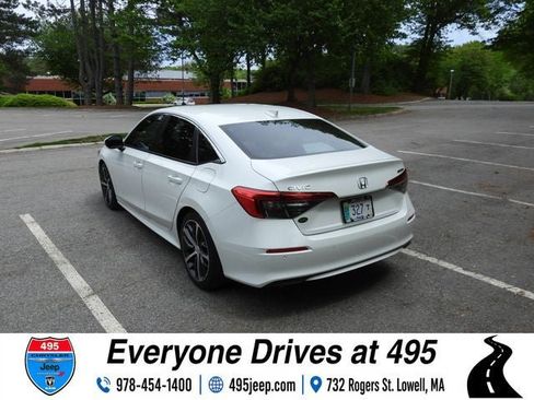 Used 2024 Honda Civic Touring image 3
