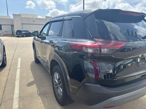Used 2023 Nissan Rogue S AWD/4WD image 6
