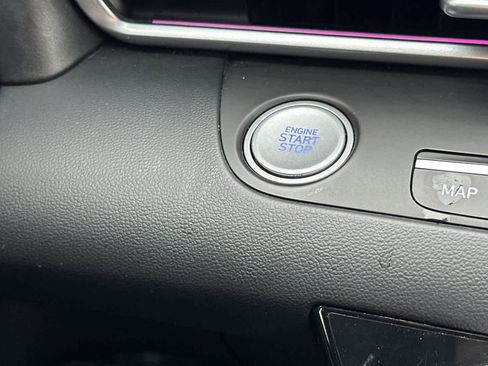 Used 2024 Hyundai Elantra SEL image 25