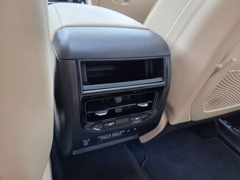 Certified 2024 Jeep Grand Cherokee Limited w/ Luxury Tech Group II AWD/4WD image 7