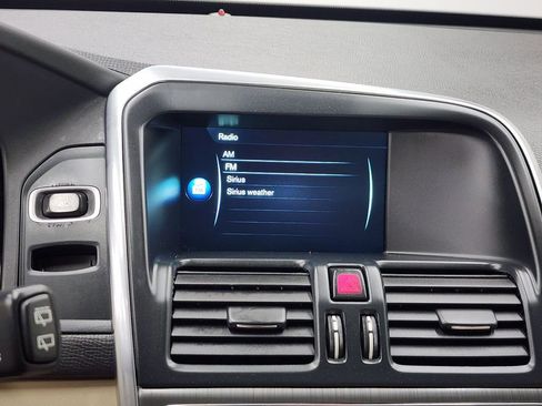 Used 2016 Volvo XC60 T6 image 22