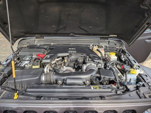 Used 2018 Jeep Wrangler Unlimited Sport S image 23