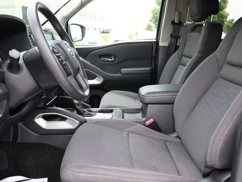 Used 2022 Nissan Frontier SV RWD image 13