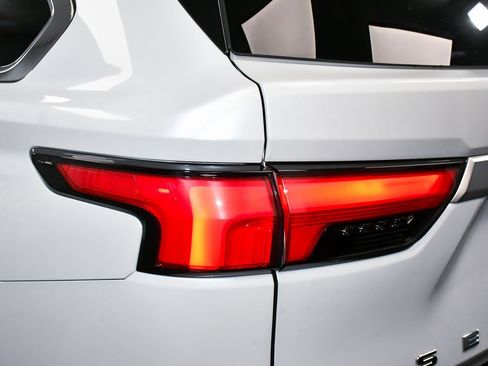 Used 2024 Toyota Sequoia Capstone image 96