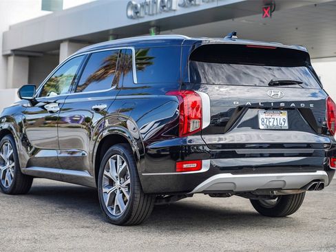 Used 2022 Hyundai Palisade Limited w/ Cargo Package image 6