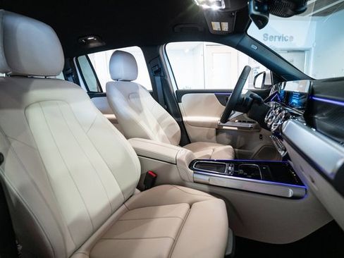 Certified 2025 Mercedes-Benz GLB 250 4MATIC image 12